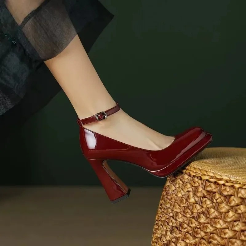 Chaussures à talons hauts élég - Leather Classic Strap avis et prix