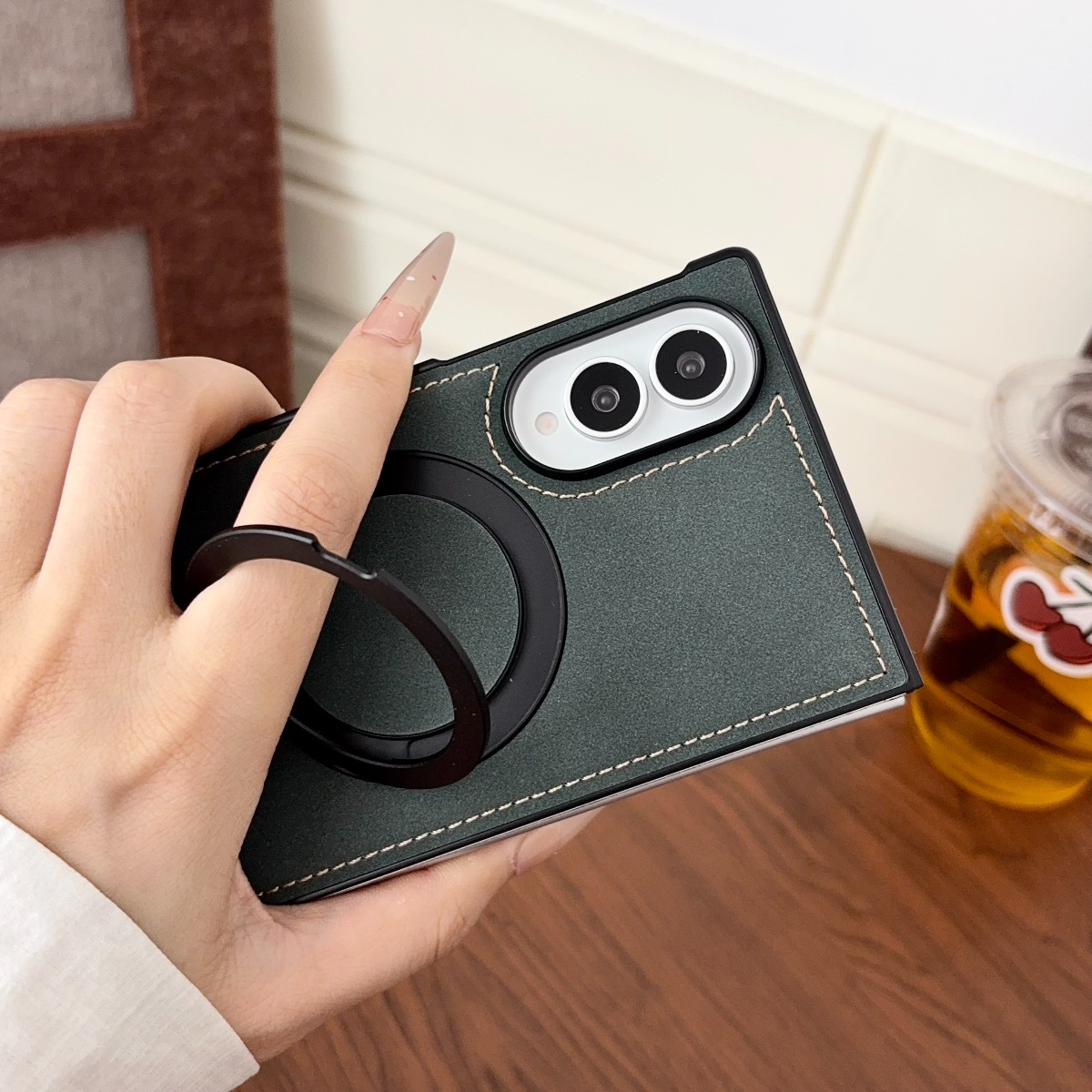 Étui de téléphone en cuir d'ag - Magnetic Charging Stand avis et prix